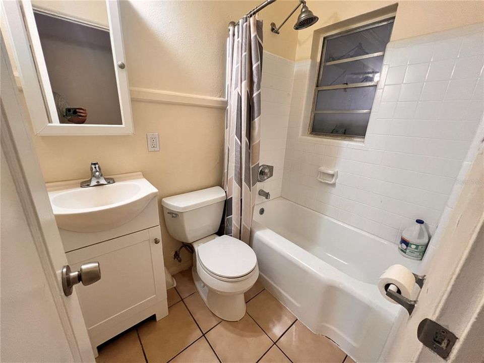 For Rent: $1,249 (1 beds, 1 baths, 599 Square Feet)