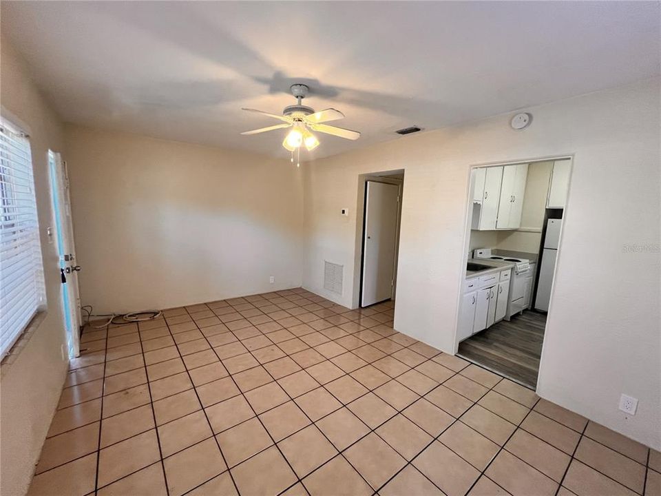 For Rent: $1,249 (1 beds, 1 baths, 599 Square Feet)