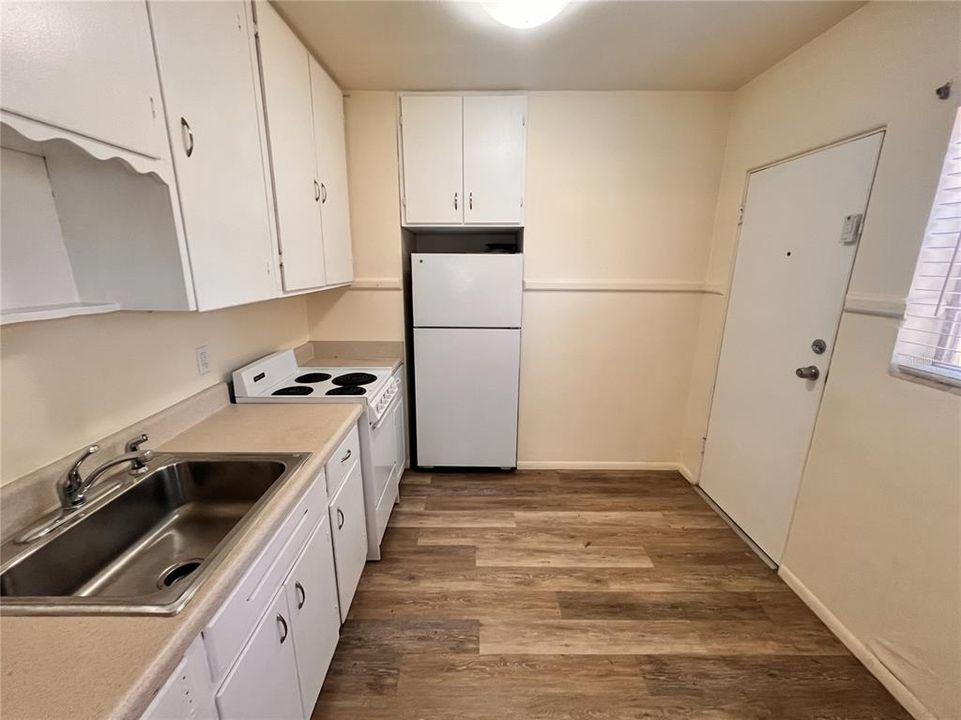 For Rent: $1,249 (1 beds, 1 baths, 599 Square Feet)