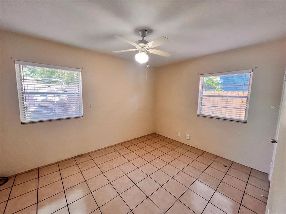 For Rent: $1,249 (1 beds, 1 baths, 599 Square Feet)