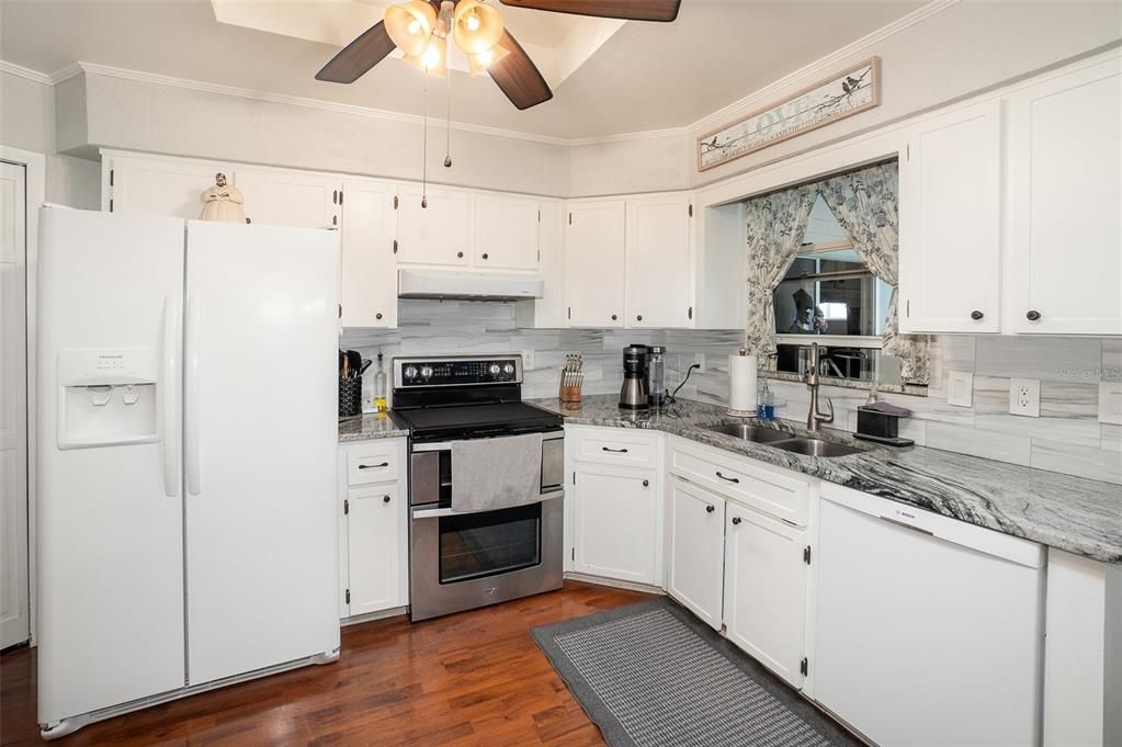 For Sale: $244,900 (3 beds, 2 baths, 1332 Square Feet)