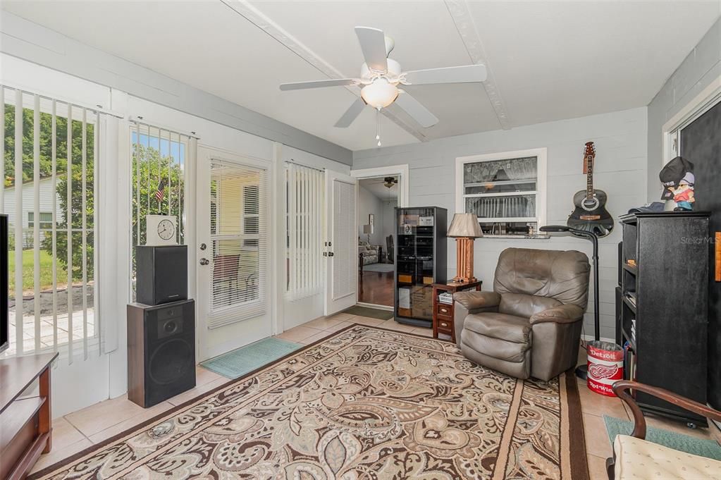 For Sale: $244,900 (3 beds, 2 baths, 1332 Square Feet)