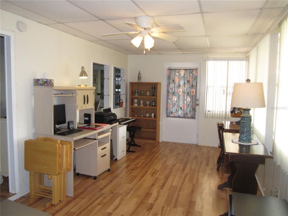 For Sale: $173,000 (2 beds, 2 baths, 1180 Square Feet)