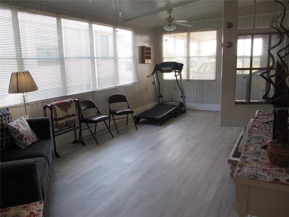 For Sale: $173,000 (2 beds, 2 baths, 1180 Square Feet)