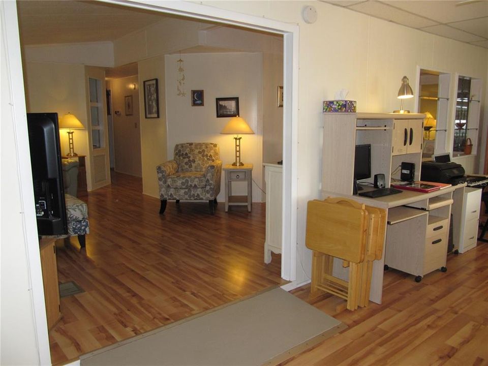 For Sale: $173,000 (2 beds, 2 baths, 1180 Square Feet)