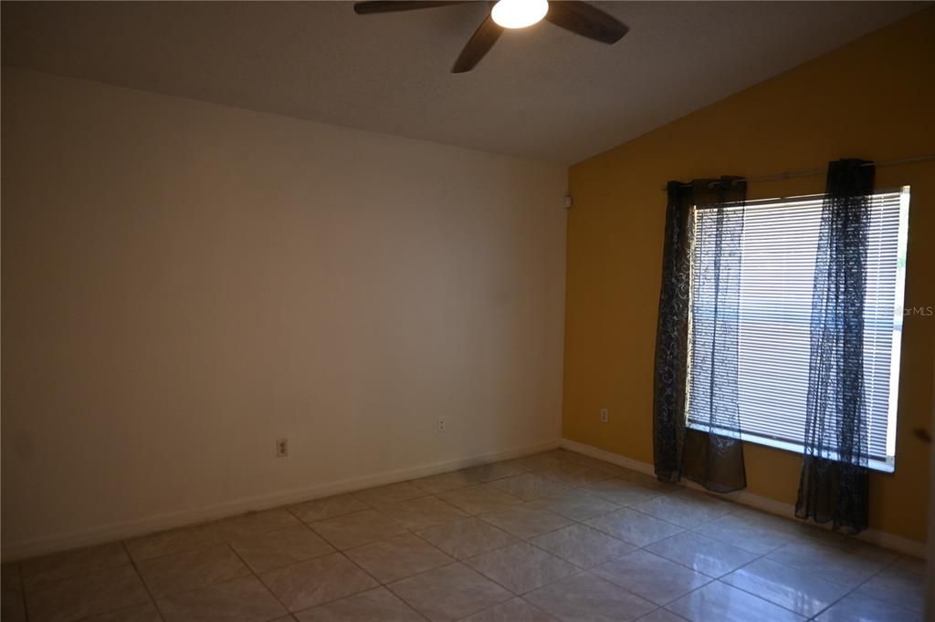 Active With Contract: $2,000 (3 beds, 2 baths, 1178 Square Feet)
