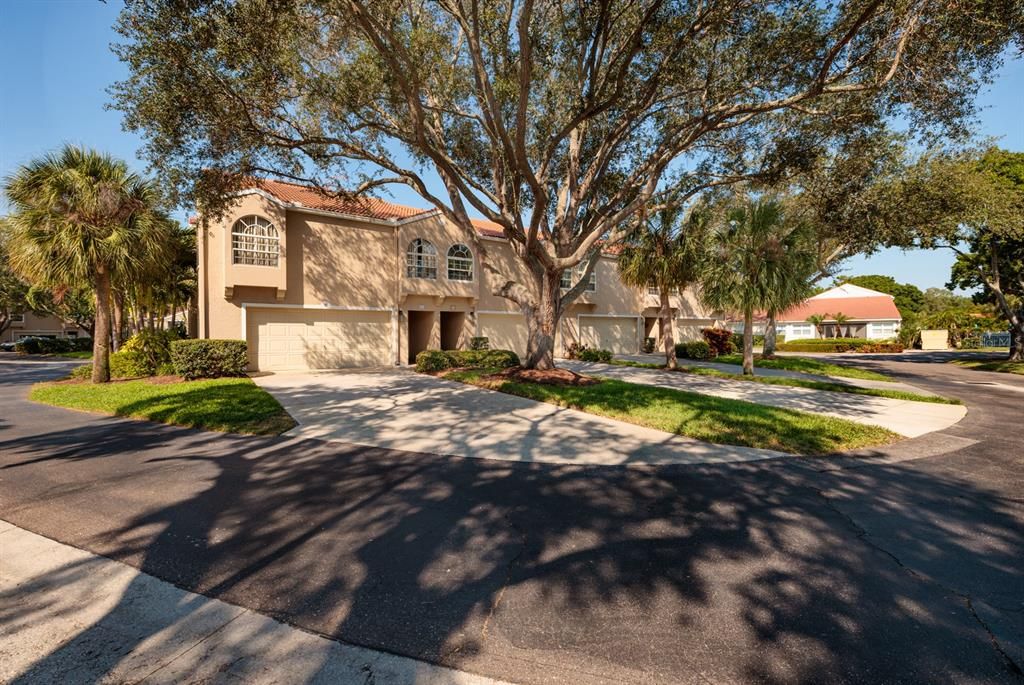 Quiet Culdesac Close to Pool!