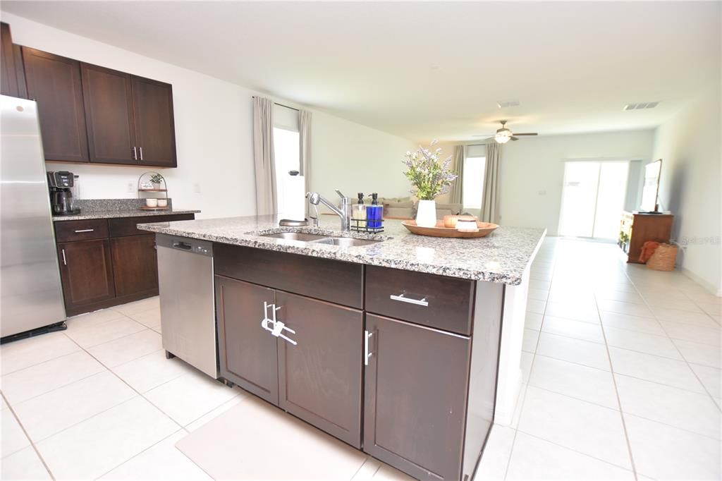 Active With Contract: $2,550 (5 beds, 2 baths, 2896 Square Feet)