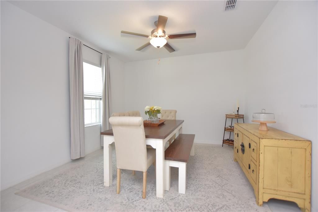 Active With Contract: $2,550 (5 beds, 2 baths, 2896 Square Feet)