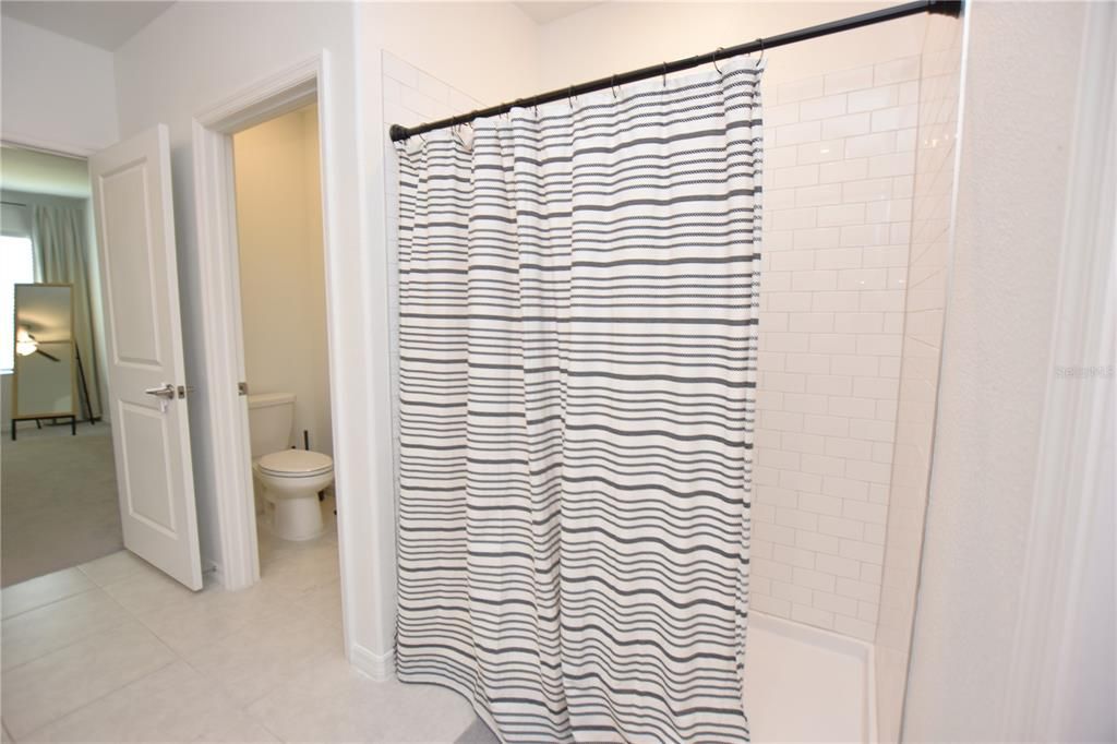 Active With Contract: $2,550 (5 beds, 2 baths, 2896 Square Feet)