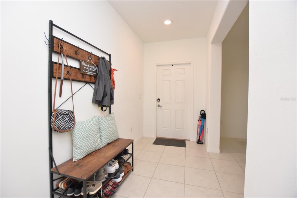 Active With Contract: $2,550 (5 beds, 2 baths, 2896 Square Feet)