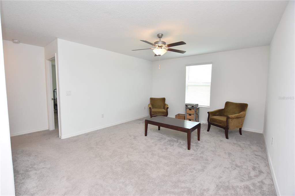 Active With Contract: $2,550 (5 beds, 2 baths, 2896 Square Feet)