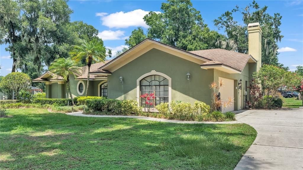 For Sale: $425,000 (3 beds, 2 baths, 2334 Square Feet)