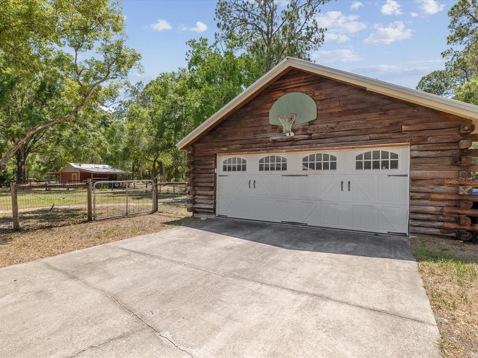 Active With Contract: $999,000 (3 beds, 2 baths, 2202 Square Feet)