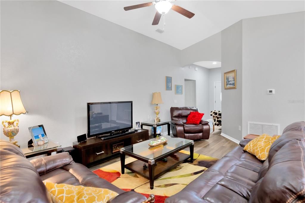 For Sale: $439,000 (4 beds, 2 baths, 1768 Square Feet)