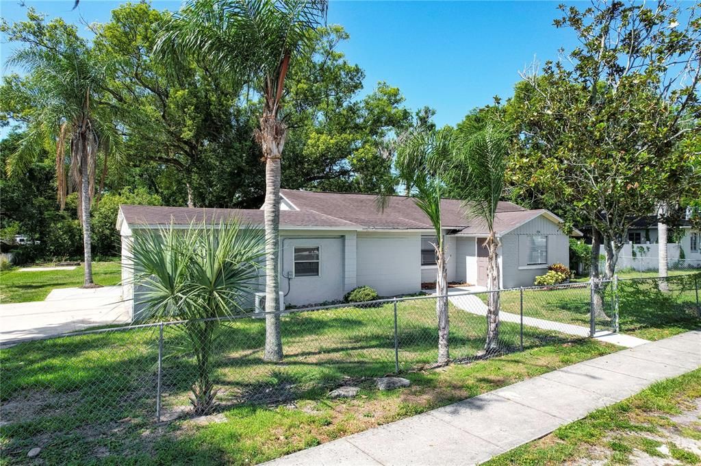 For Sale: $345,000 (4 beds, 2 baths, 1762 Square Feet)