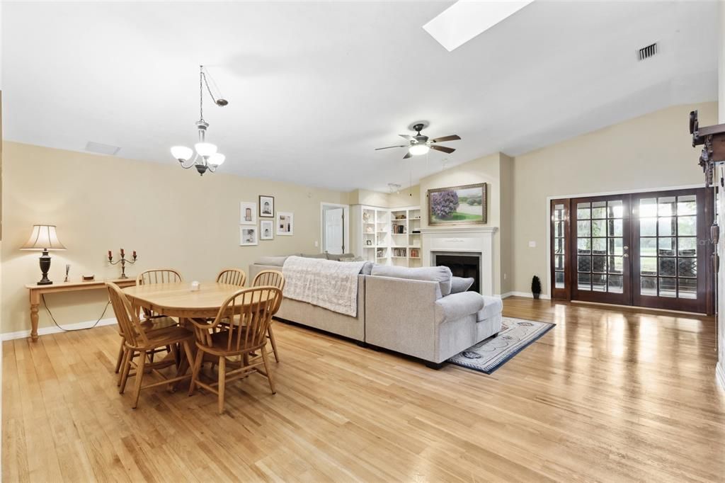 For Sale: $444,900 (3 beds, 2 baths, 2251 Square Feet)