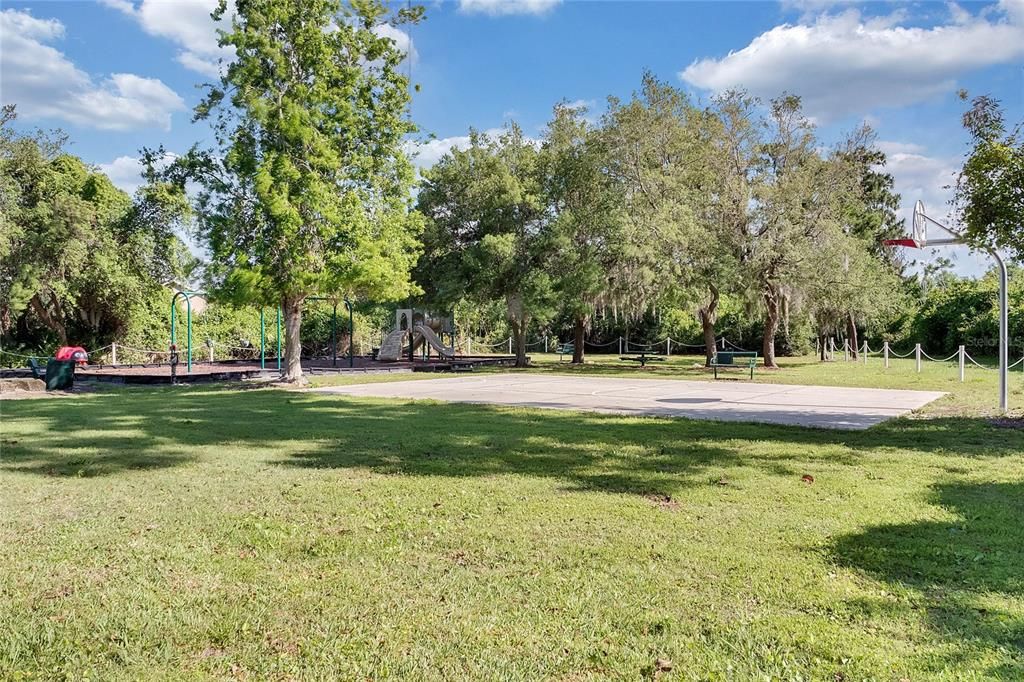 Active With Contract: $570,000 (3 beds, 3 baths, 2220 Square Feet)