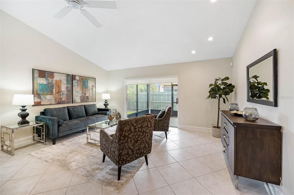 Active With Contract: $310,000 (2 beds, 2 baths, 1262 Square Feet)