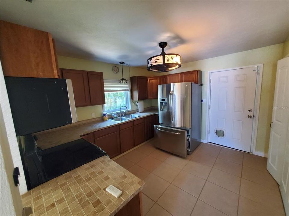 For Sale: $380,000 (2 beds, 1 baths, 1128 Square Feet)