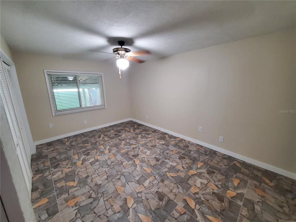 For Sale: $380,000 (2 beds, 1 baths, 1128 Square Feet)