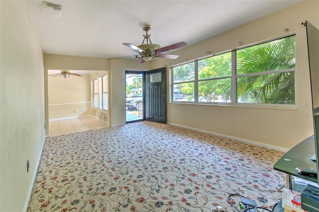 Recently Sold: $255,000 (2 beds, 2 baths, 1069 Square Feet)
