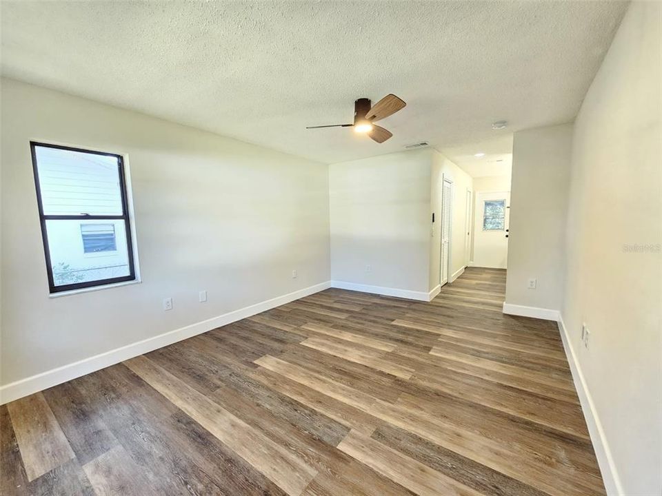 Active With Contract: $297,000 (3 beds, 2 baths, 1847 Square Feet)