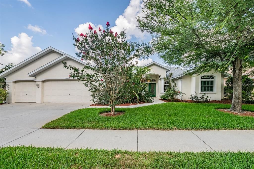 Active With Contract: $499,900 (3 beds, 2 baths, 2498 Square Feet)