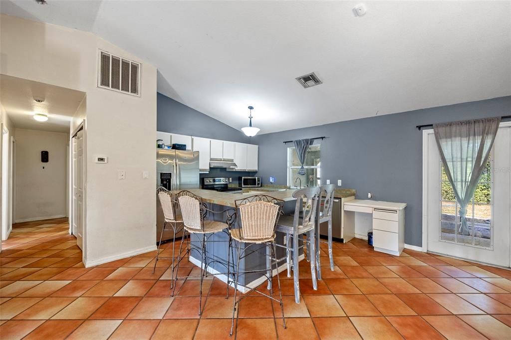 Active With Contract: $385,000 (3 beds, 3 baths, 1442 Square Feet)