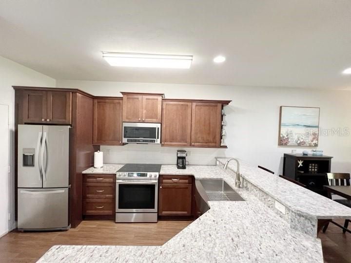 For Sale: $249,500 (2 beds, 2 baths, 1465 Square Feet)