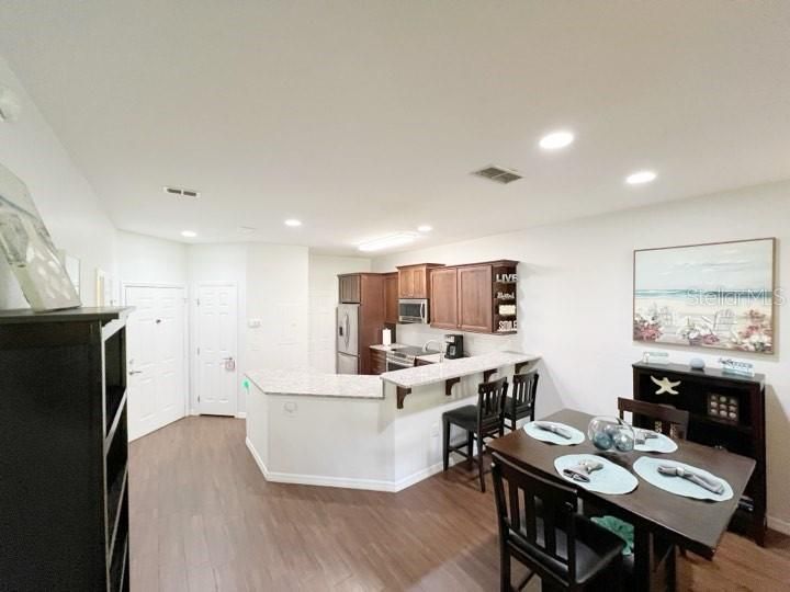 For Sale: $249,500 (2 beds, 2 baths, 1465 Square Feet)