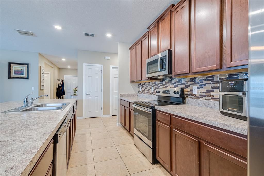 Active With Contract: $365,000 (4 beds, 3 baths, 1753 Square Feet)