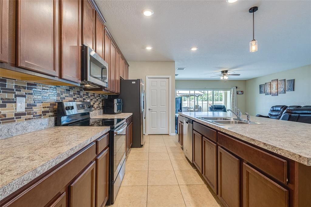 Active With Contract: $365,000 (4 beds, 3 baths, 1753 Square Feet)