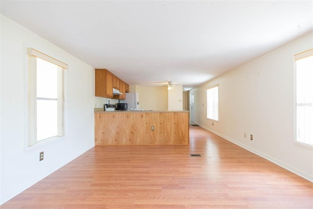 For Sale: $104,000 (2 beds, 2 baths, 784 Square Feet)