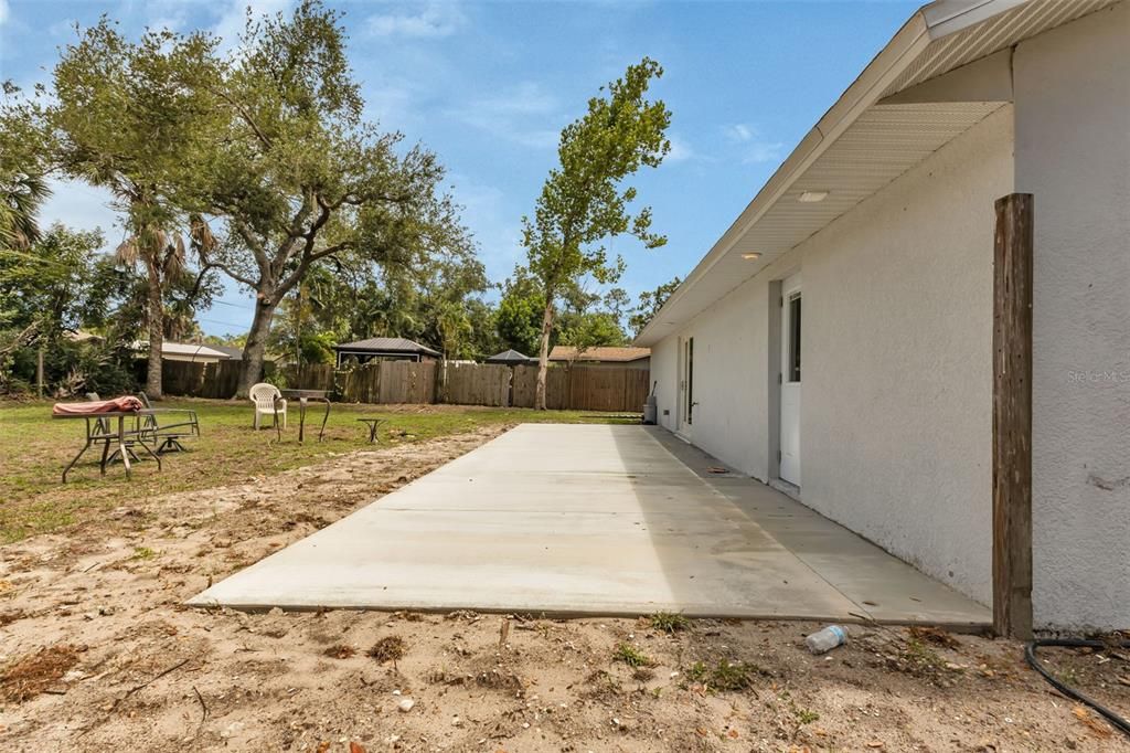 For Sale: $325,000 (3 beds, 2 baths, 1267 Square Feet)