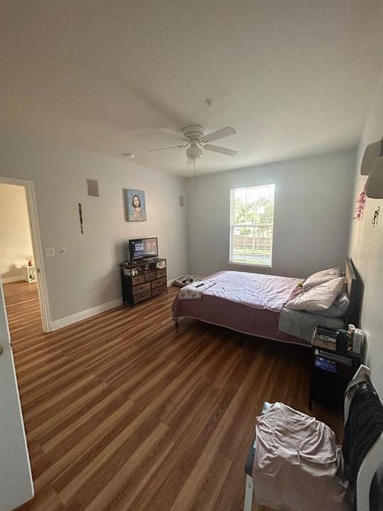 Recently Rented: $1,950 (2 beds, 2 baths, 1041 Square Feet)