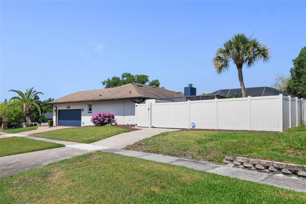 2 Car Side Entry Garage & Privacy Fency