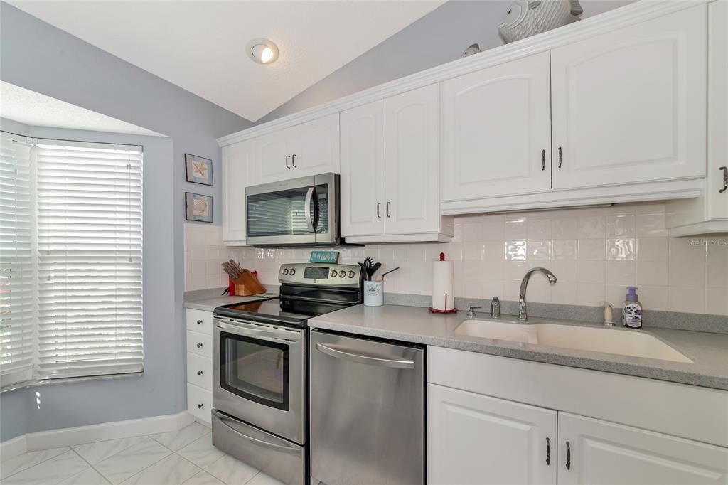 For Sale: $449,000 (2 beds, 2 baths, 1368 Square Feet)