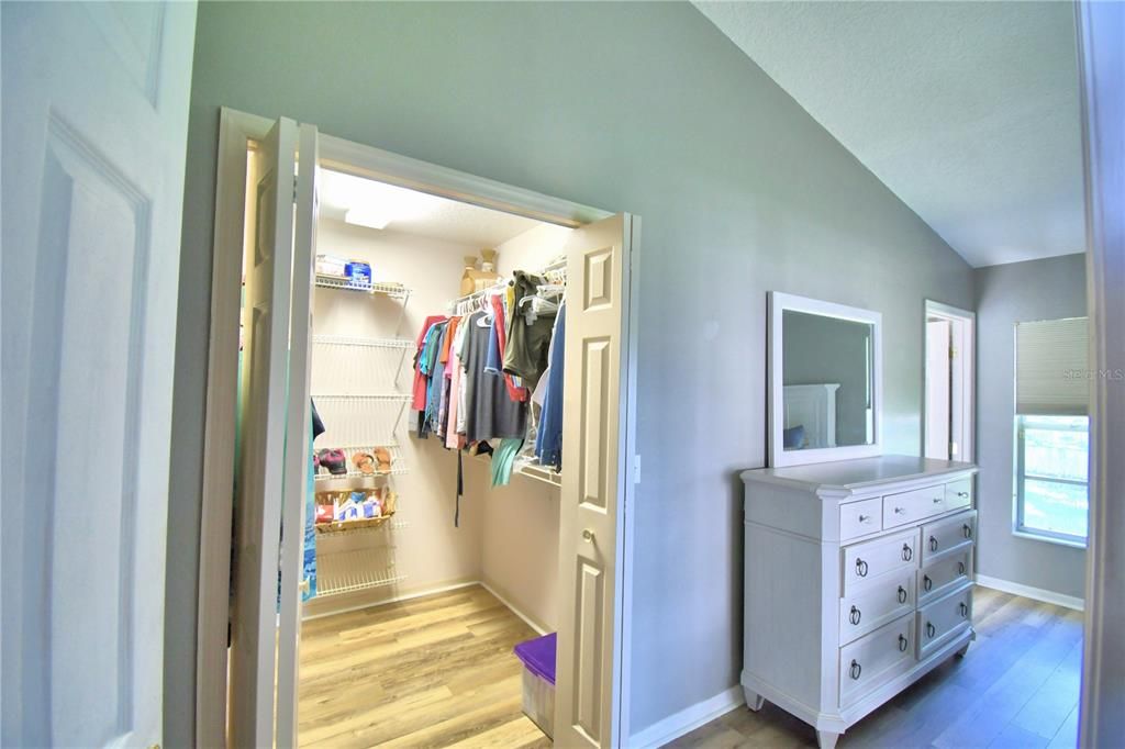 For Sale: $329,900 (3 beds, 2 baths, 1438 Square Feet)