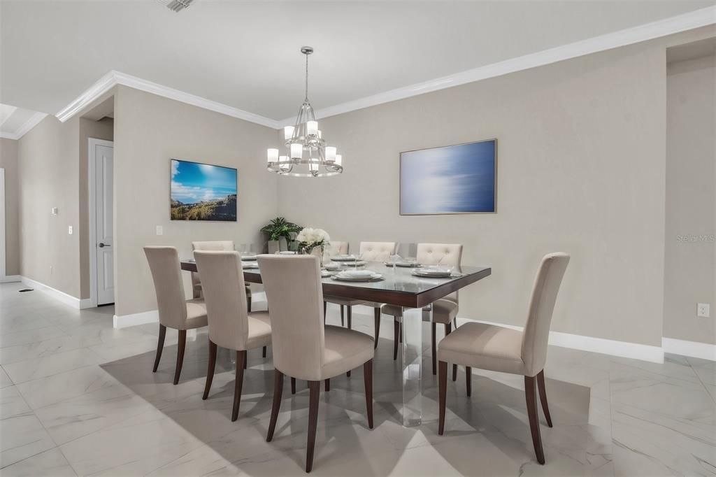 Dining Room with Virtural Dining Table