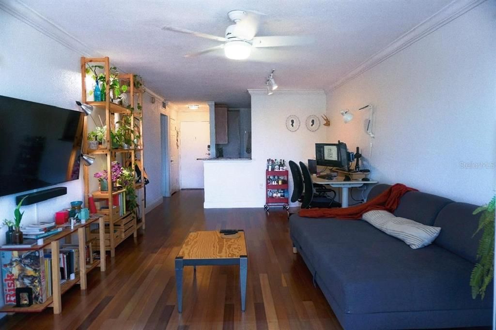 Recently Rented: $1,695 (1 beds, 1 baths, 751 Square Feet)