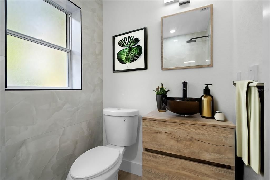 VIRTUAL STAGED BATHROOM