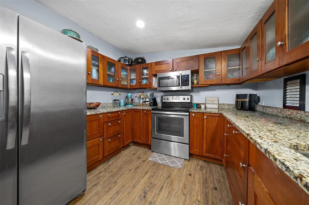 For Sale: $199,999 (3 beds, 2 baths, 1728 Square Feet)