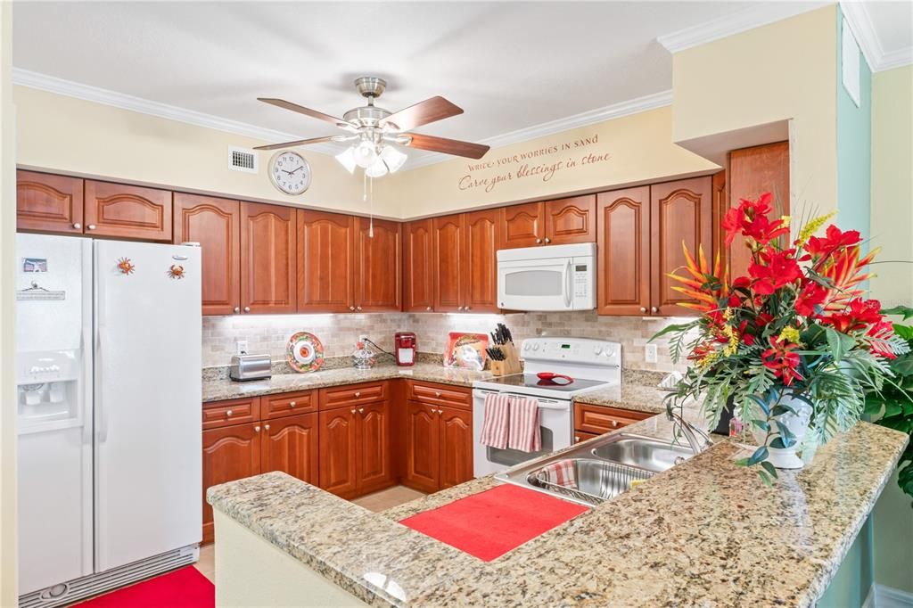 For Sale: $399,900 (2 beds, 2 baths, 1283 Square Feet)