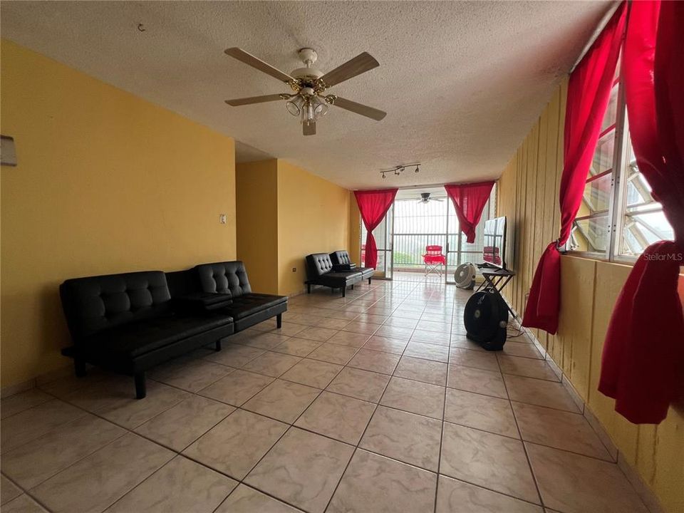 For Sale: $189,000 (3 beds, 2 baths, 1200 Square Feet)