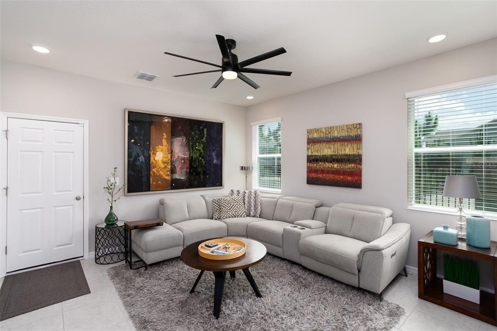 Active With Contract: $2,495 (3 beds, 2 baths, 1704 Square Feet)