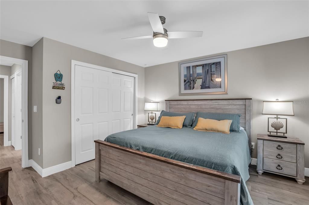 Active With Contract: $479,900 (3 beds, 2 baths, 1843 Square Feet)