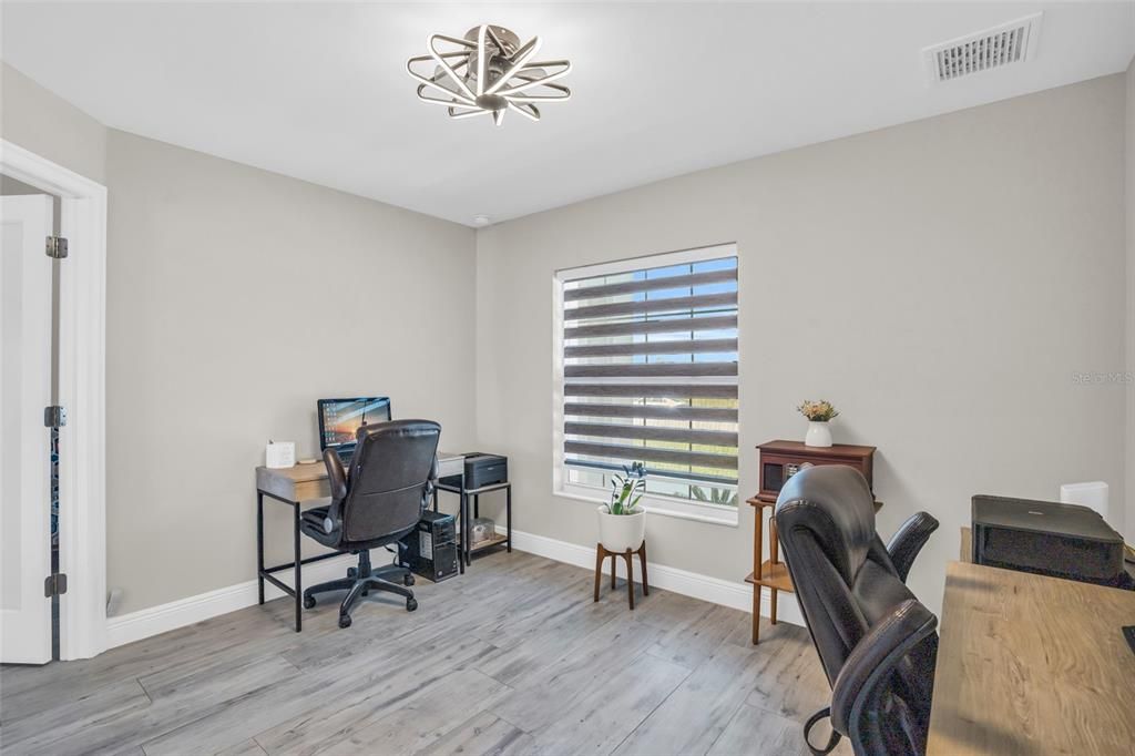 Active With Contract: $479,900 (3 beds, 2 baths, 1843 Square Feet)