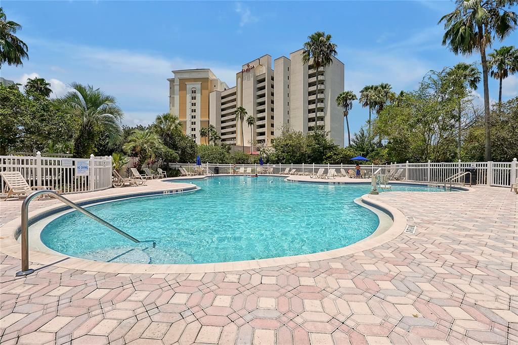 Active With Contract: $169,000 (1 beds, 1 baths, 408 Square Feet)