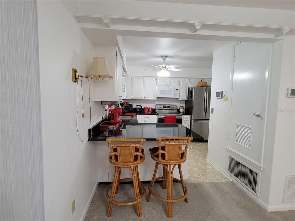 For Rent: $2,550 (3 beds, 2 baths, 1888 Square Feet)